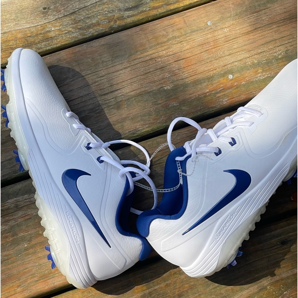 NWOT NIKE GOLF SHOES SZ 10.5